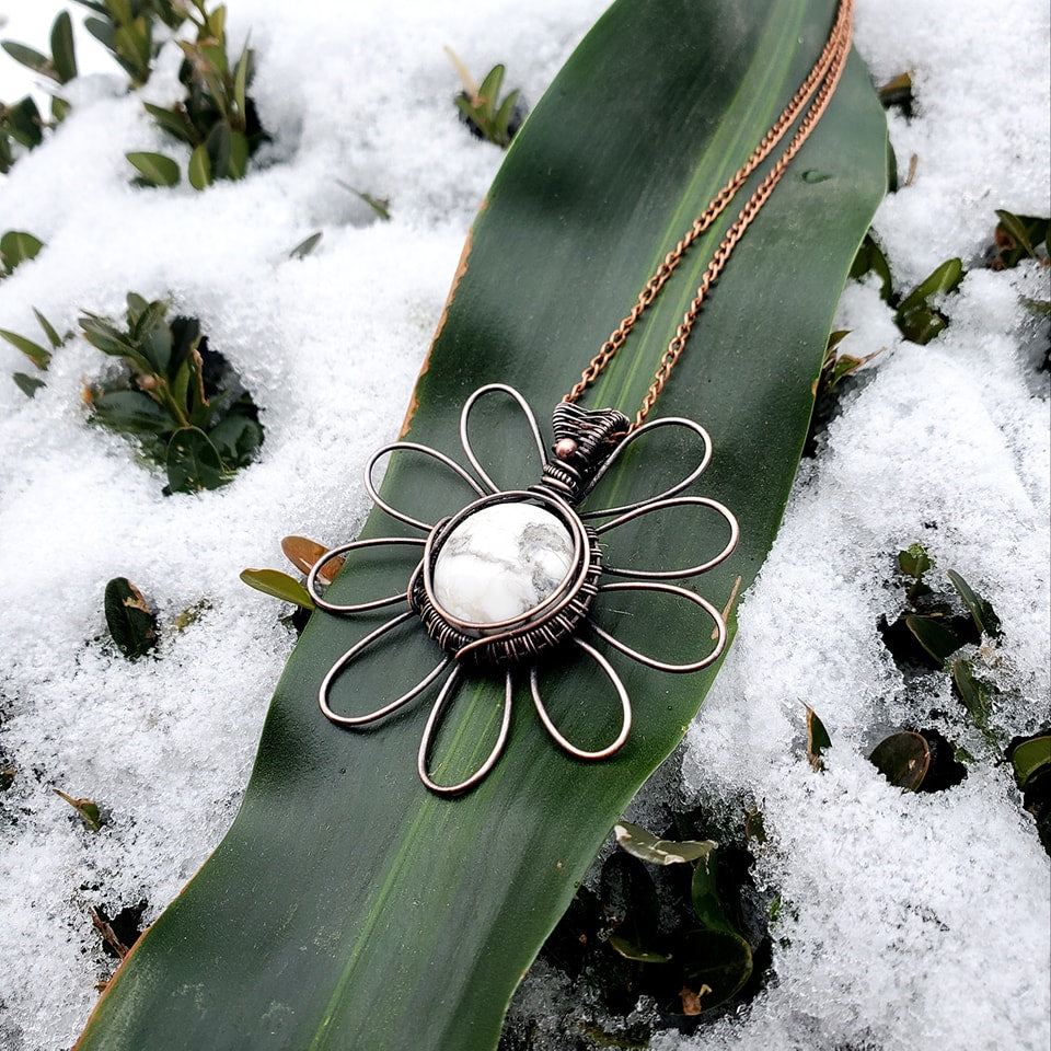 Daisy White Howlite Crystal Pendant