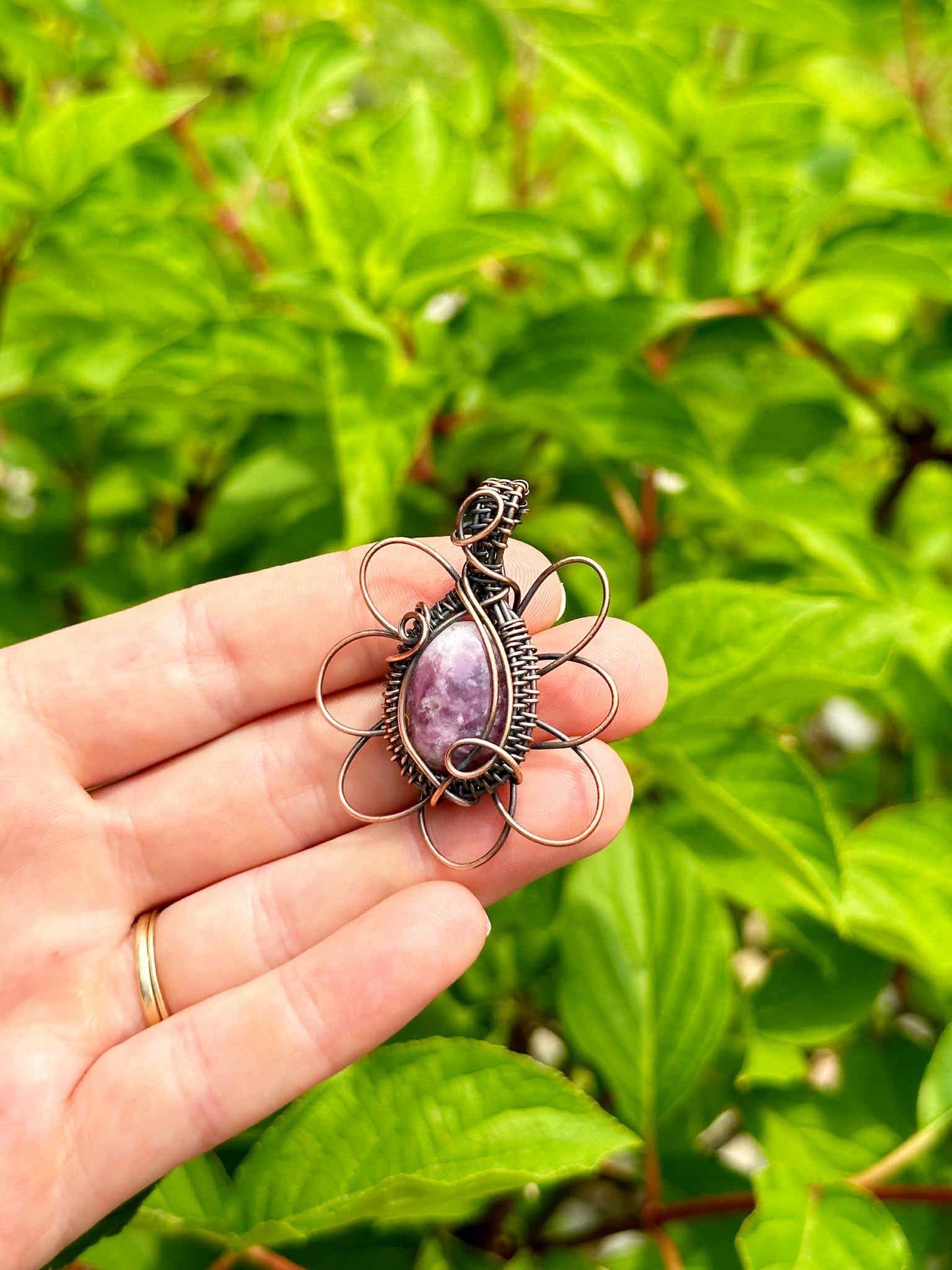 Daisy Sodalite Crystal Copper Pendant