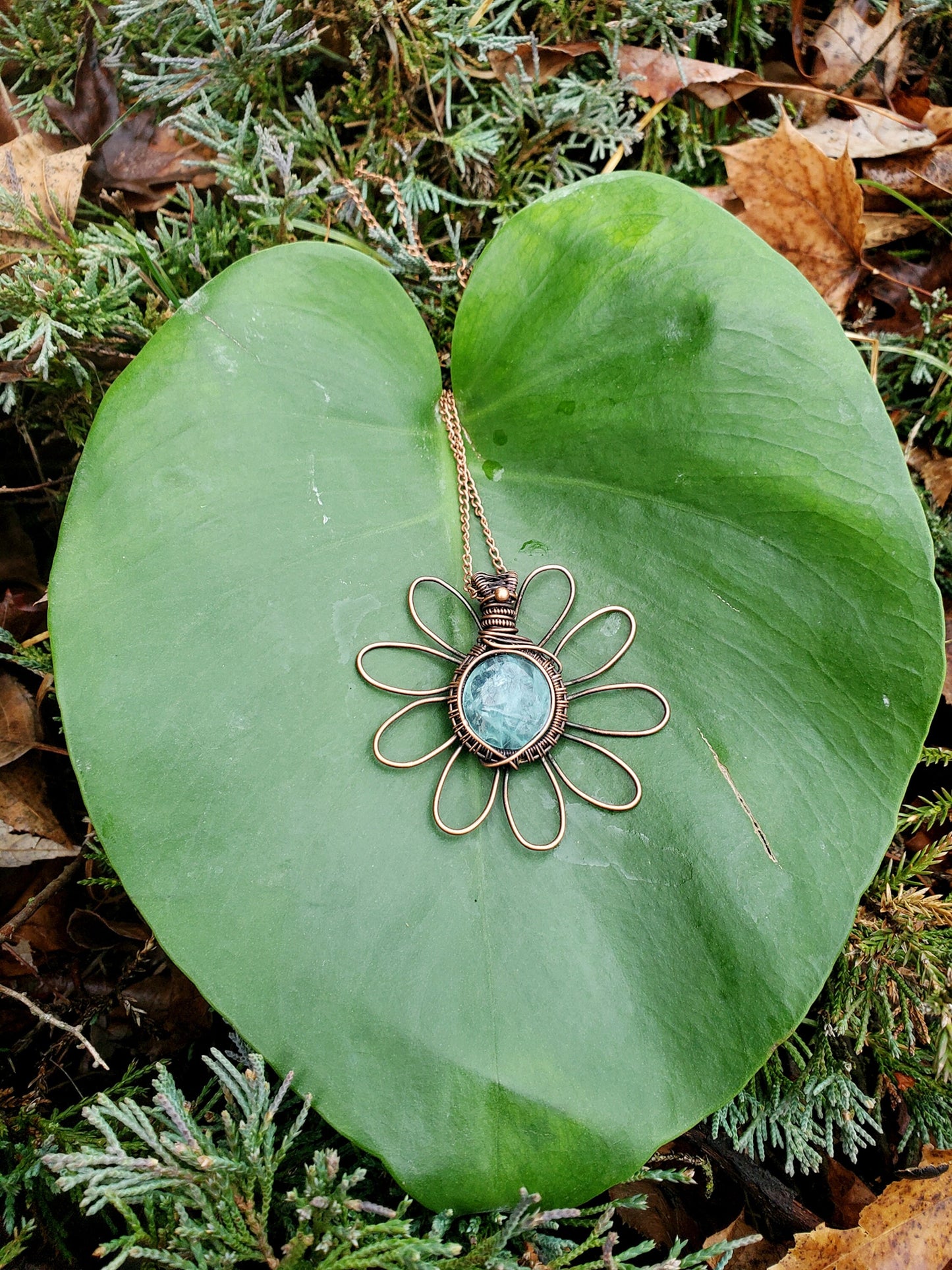 Daisy Green Flourite Crystal Copper Pendant