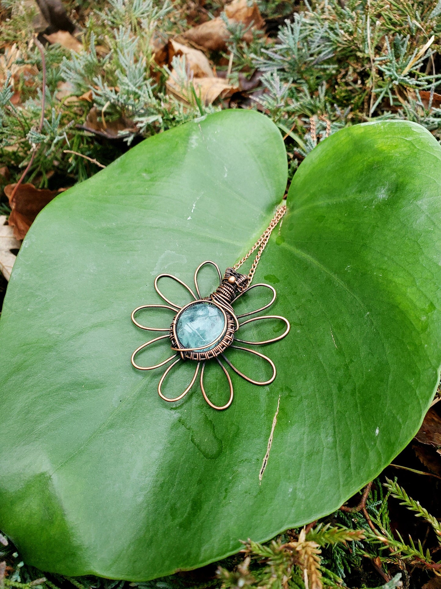 Daisy Green Flourite Crystal Copper Pendant