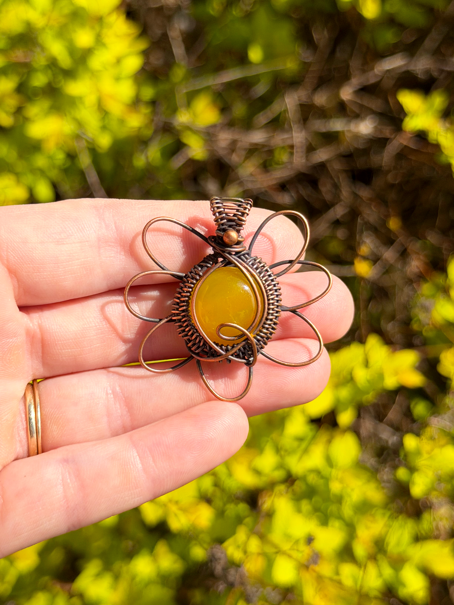Daisy Yellow Onyx Crystal Copper Pendant