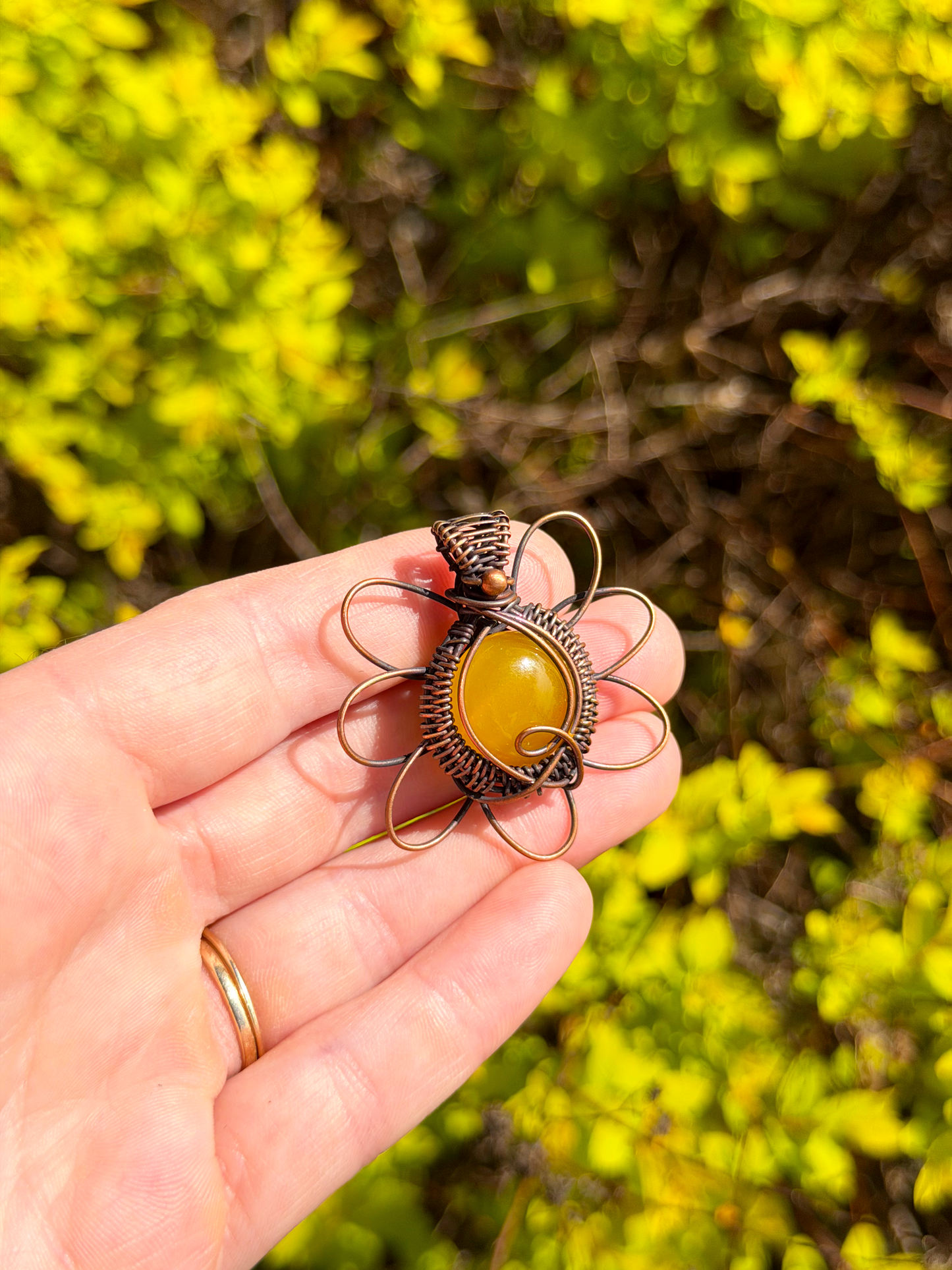 Daisy Yellow Onyx Crystal Copper Pendant