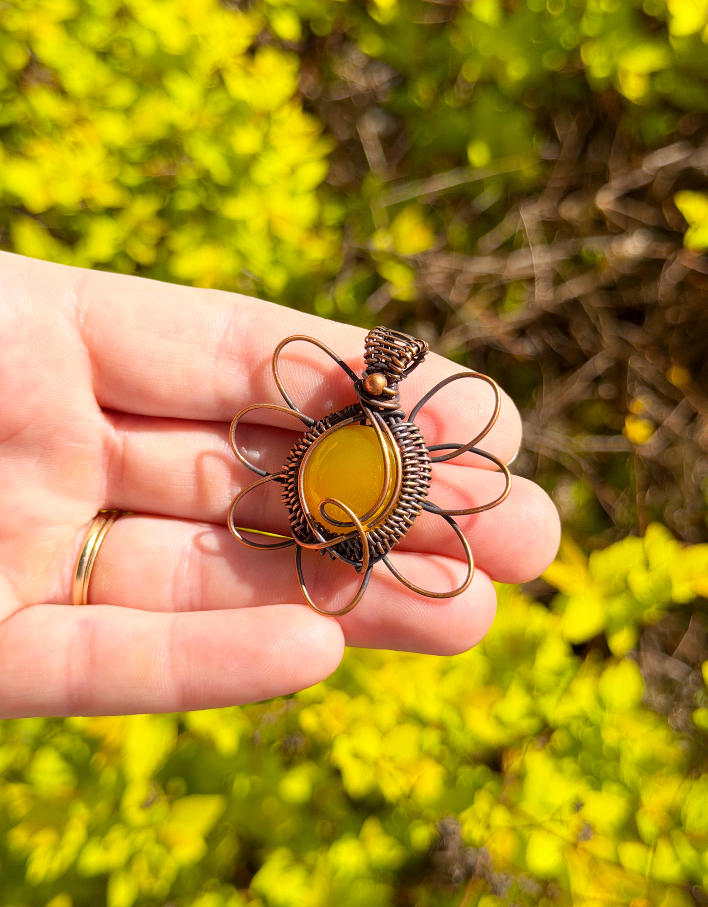 Daisy Yellow Onyx Crystal Copper Pendant